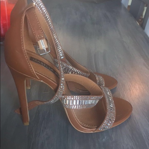 High heel shoes - Picture 3 of 3